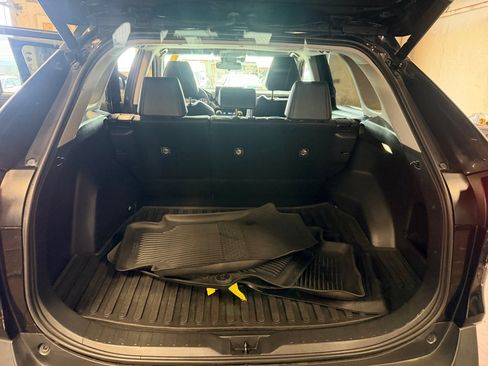 Used 2022 Toyota RAV4 XLE Premium AWD/4WD image 19