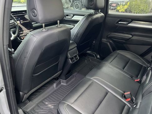 Used 2025 GMC Terrain Elevation w/ Elevation Premium Package image 14