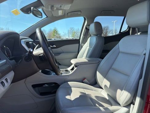 Used 2023 GMC Acadia SLT image 28