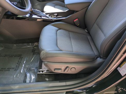New 2026 Kia Niro EX FWD image 17