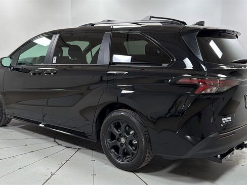 New 2026 Toyota Sienna XLE Woodland Edition image 7