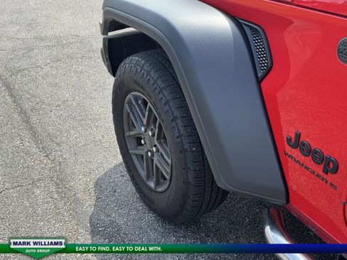Used 2024 Jeep Wrangler Sport S image 4