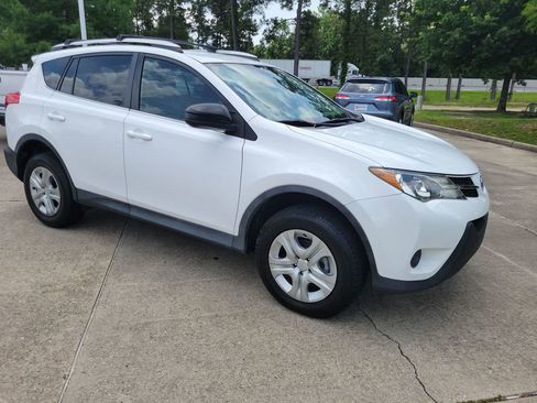 Used 2013 Toyota RAV4 LE FWD image 8
