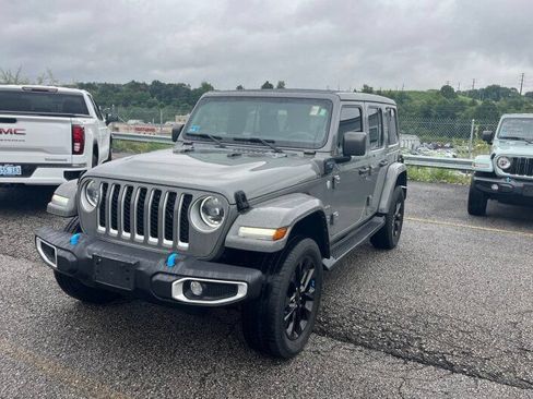 Used 2023 Jeep Wrangler Unlimited Sahara w/ Cold Weather Group AWD/4WD image 2
