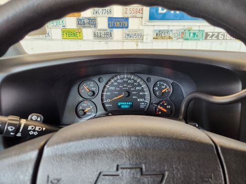 Used 2005 Chevrolet Express 2500 Extended RWD image 15