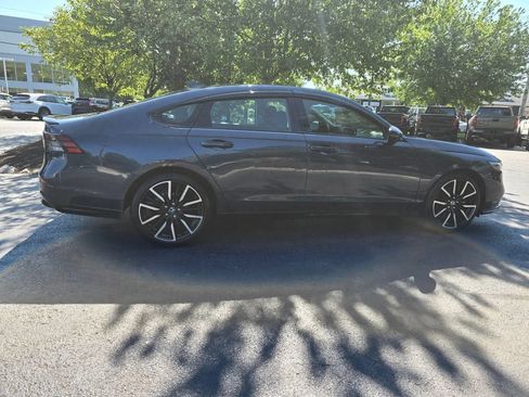 Used 2025 Honda Accord Touring image 8