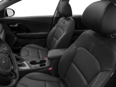 Used 2017 Kia Niro FE image 12