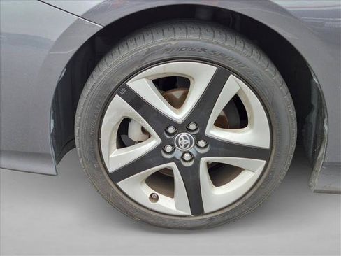 Used 2017 Toyota Prius Four Touring w/ Preferred Accessory Package FWD image 14