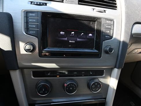 Used 2015 Volkswagen Golf TDI SE FWD image 11