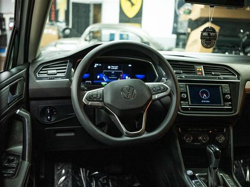 Used 2022 Volkswagen Tiguan S image 15