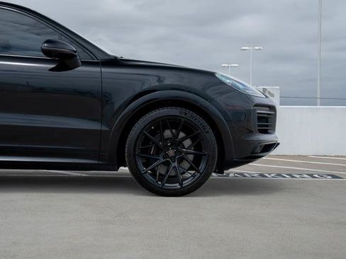 Used 2023 Porsche Cayenne GTS AWD/4WD image 21