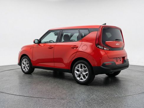 Used 2025 Kia Soul LX w/ LX Technology Package image 6