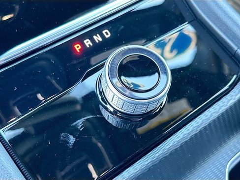 Used 2025 Jeep Grand Cherokee L Limited image 17