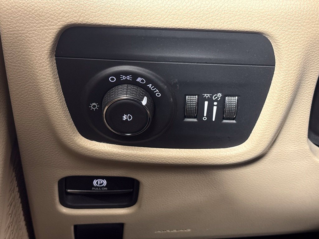 Used 2024 Jeep Grand Cherokee Limited RWD image 33