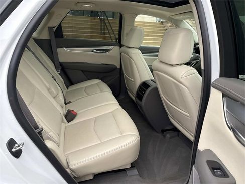 Used 2017 Cadillac XT5 Luxury w/ LPO, Wheel Lock Package image 13