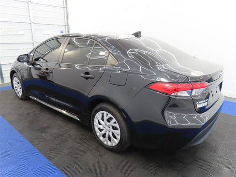 Used 2023 Toyota Corolla LE FWD image 10