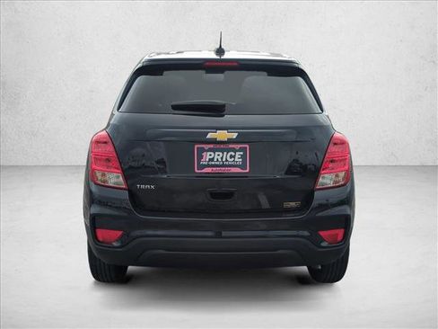 Used 2022 Chevrolet Trax LS w/ Tint and Cruise Package image 7
