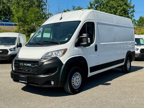 Used 2025 RAM ProMaster 2500 w/ Convenience Group FWD image 7