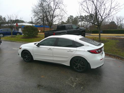 Used 2023 Honda Civic Sport Touring image 8