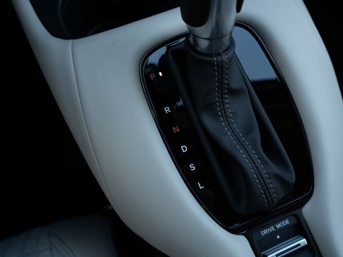 Certified 2026 Honda HR-V LX image 30