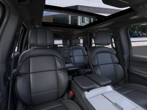 New 2025 Lincoln Navigator Reserve w/ Jet Appearance Package AWD/4WD image 10