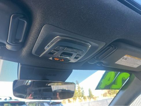 Used 2024 Toyota Corolla Cross SE image 27