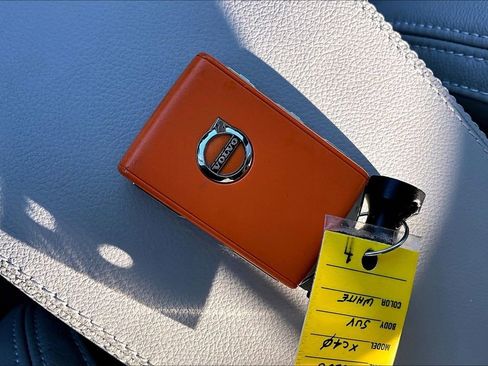 Used 2023 Volvo XC40 B5 Plus w/ Protection Package image 13