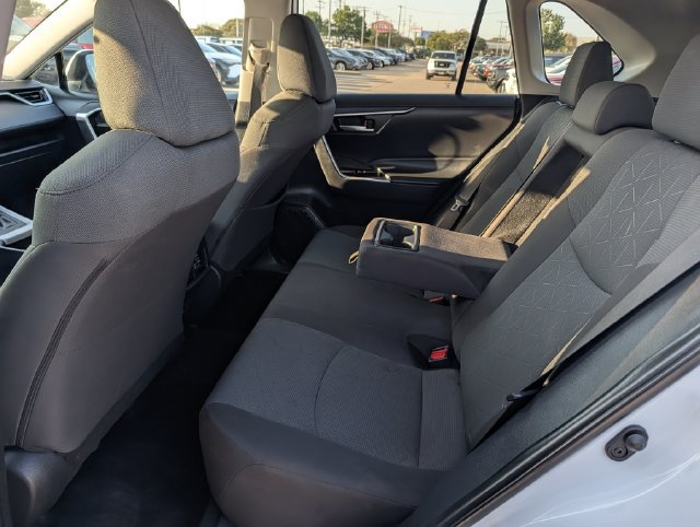 Used 2023 Toyota RAV4 XLE FWD image 28