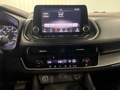 Used 2021 Nissan Rogue SV AWD/4WD image 23