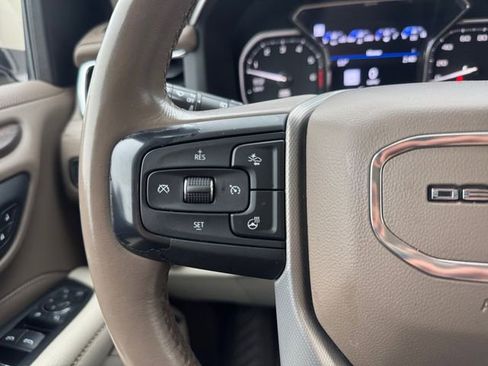 Used 2021 GMC Yukon Denali w/ Denali Premium Package image 7