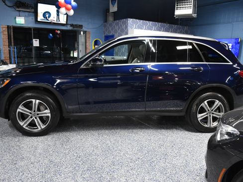 Used 2019 Mercedes-Benz GLC 300 GLC300 4MATIC w/ Premium Package image 10