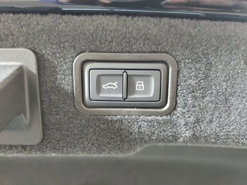 New 2026 Audi A8 L 3.0T image 10