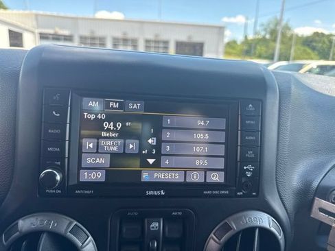 Used 2017 Jeep Wrangler Unlimited Sport AWD/4WD image 16