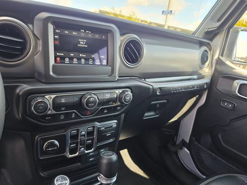 Used 2023 Jeep Wrangler Unlimited Sport AWD/4WD image 26