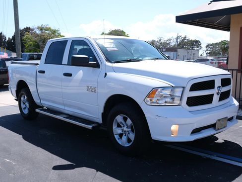 Used 2017 RAM 1500 Express AWD/4WD image 7