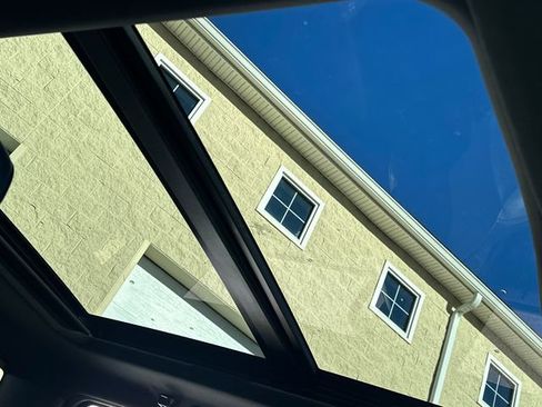 Used 2023 Ford F150 Lariat w/ Equipment Group 502A High image 17