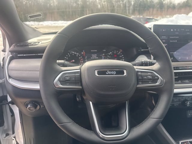 Used 2025 Jeep Compass Limited AWD/4WD image 14