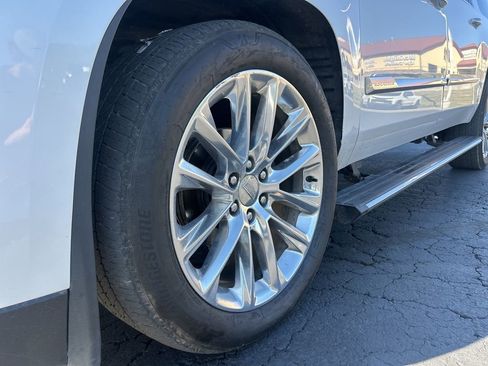 Used 2019 Cadillac Escalade ESV Premium Luxury image 10