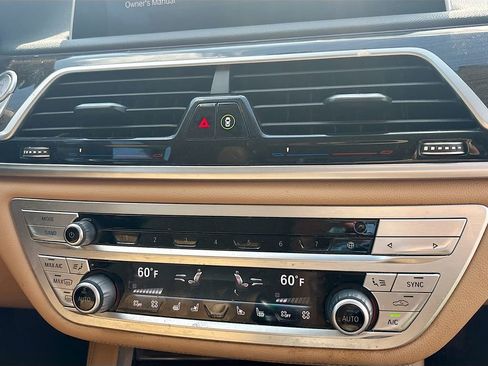 Used 2022 BMW 740i w/ Premium Package RWD image 22