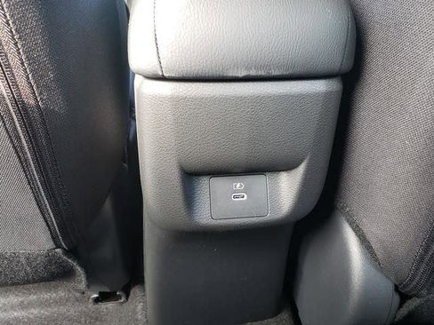 New 2025 Nissan Versa SV w/ Trunk Package FWD image 15