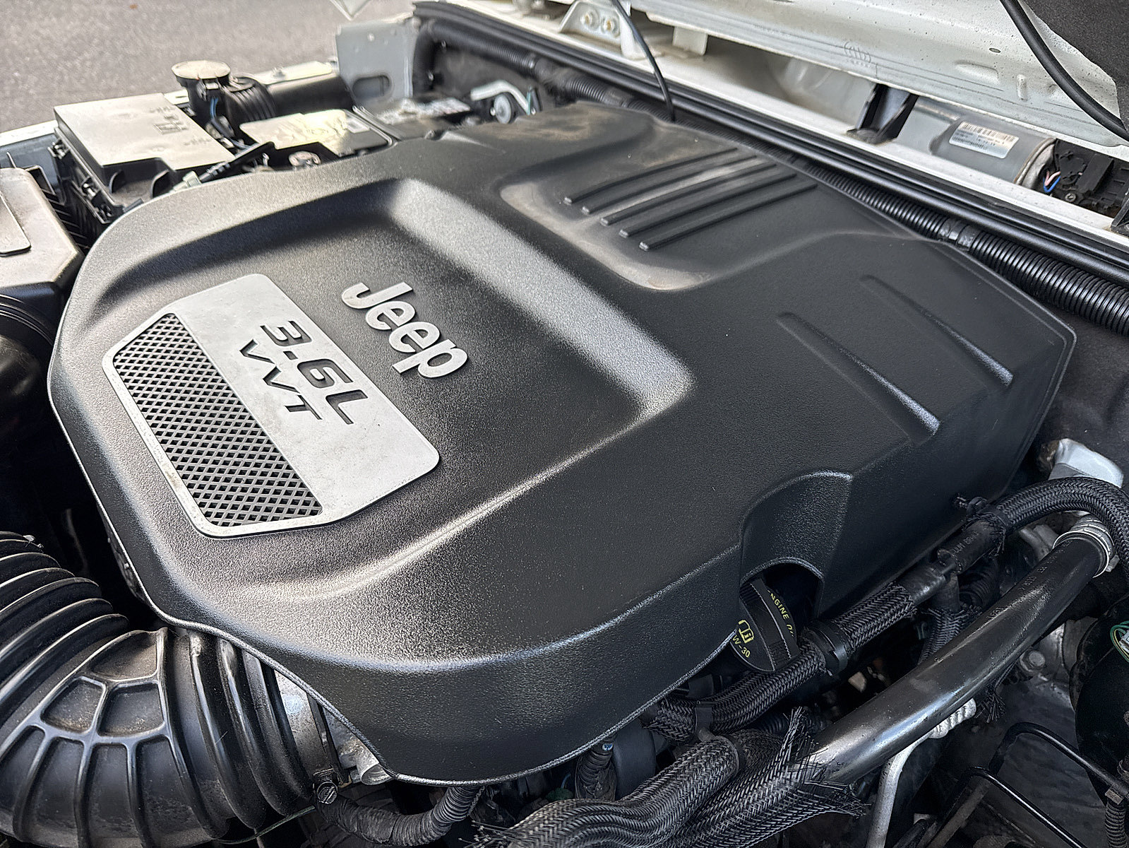 Used 2012 Jeep Wrangler Sahara AWD/4WD image 4