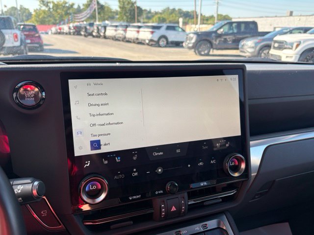 Used 2024 Lexus GX 550 AWD/4WD image 17