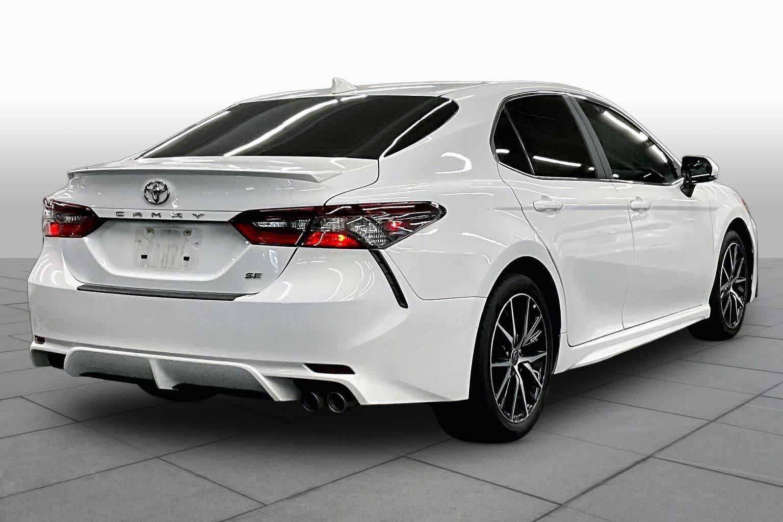 Used 2024 Toyota Camry SE FWD image 12