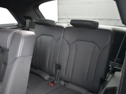 Used 2025 Audi Q7 3.0T Premium w/ Convenience Package AWD/4WD image 21