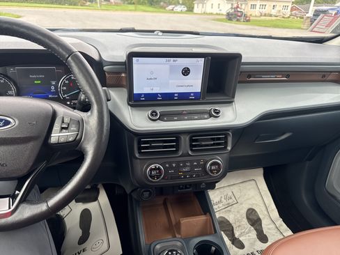 Used 2022 Ford Maverick Lariat w/ Lariat Luxury Package FWD image 24