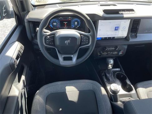 New 2025 Ford Bronco 4-Door image 19