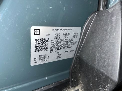 Used 2025 Chevrolet Trax LT image 28