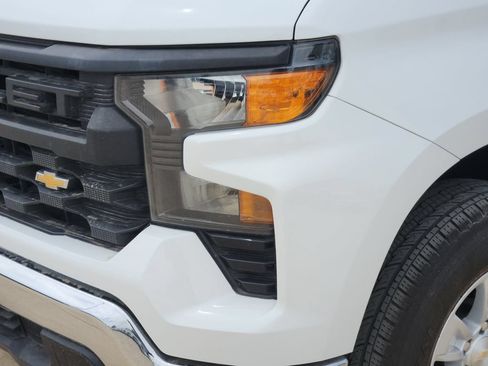 Used 2022 Chevrolet Silverado 1500 W/T RWD image 9
