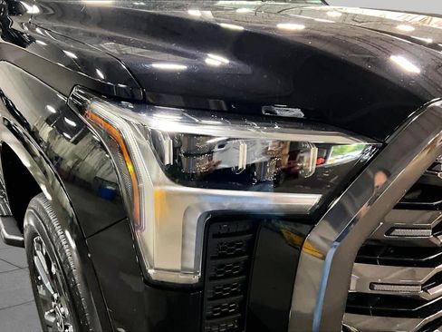 Used 2023 Toyota Tundra Platinum AWD/4WD image 28
