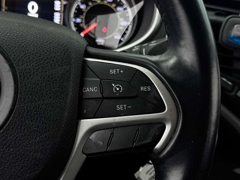 Used 2014 Jeep Cherokee Latitude AWD/4WD image 26
